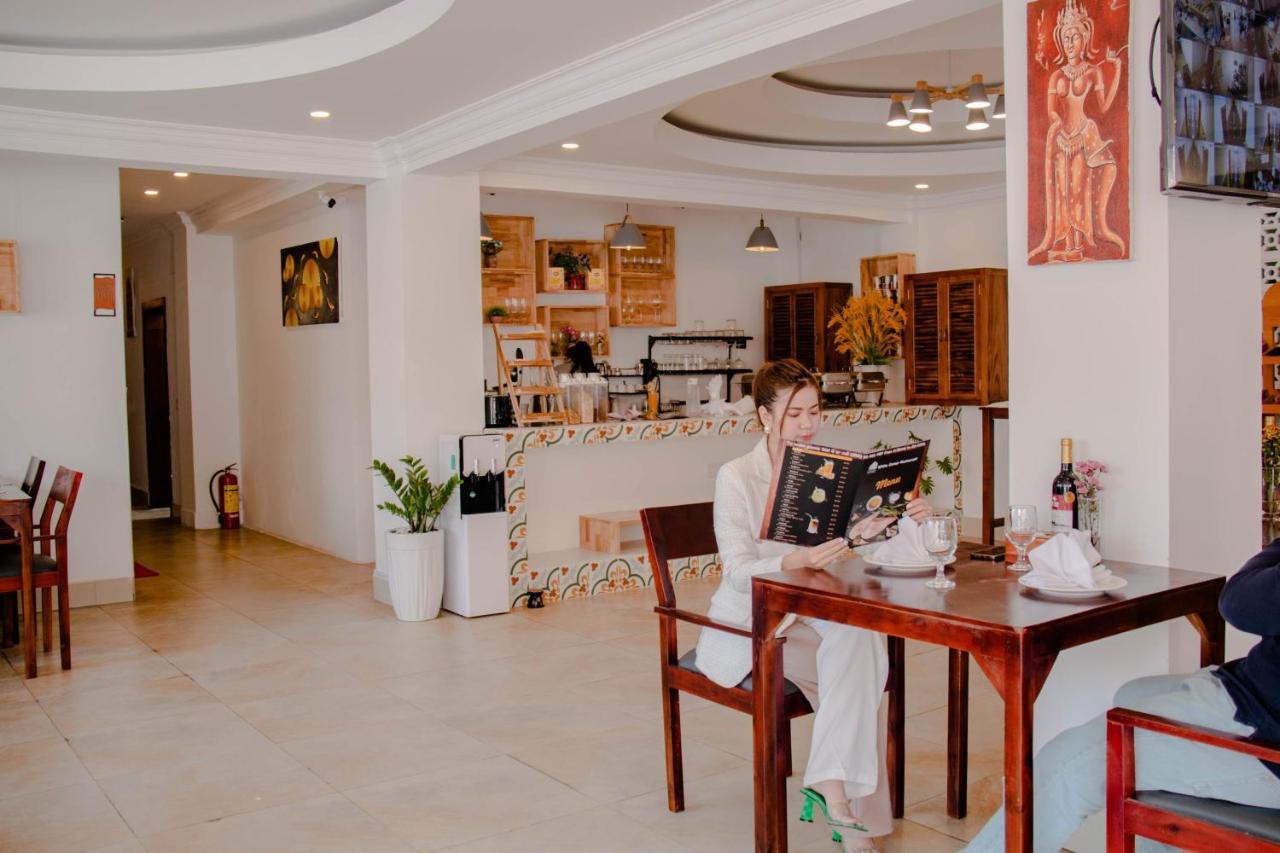 White Corner Hotel 金边 外观 照片