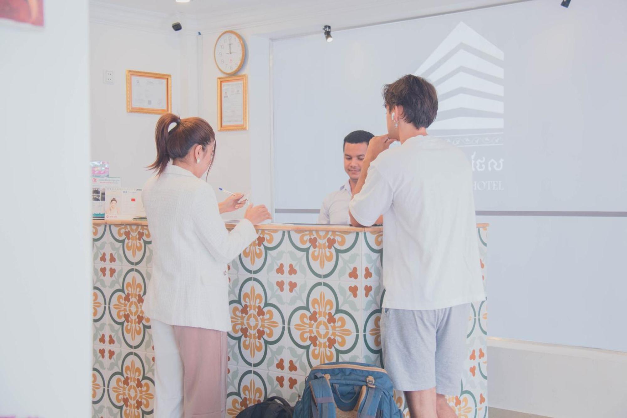 White Corner Hotel 金边 外观 照片